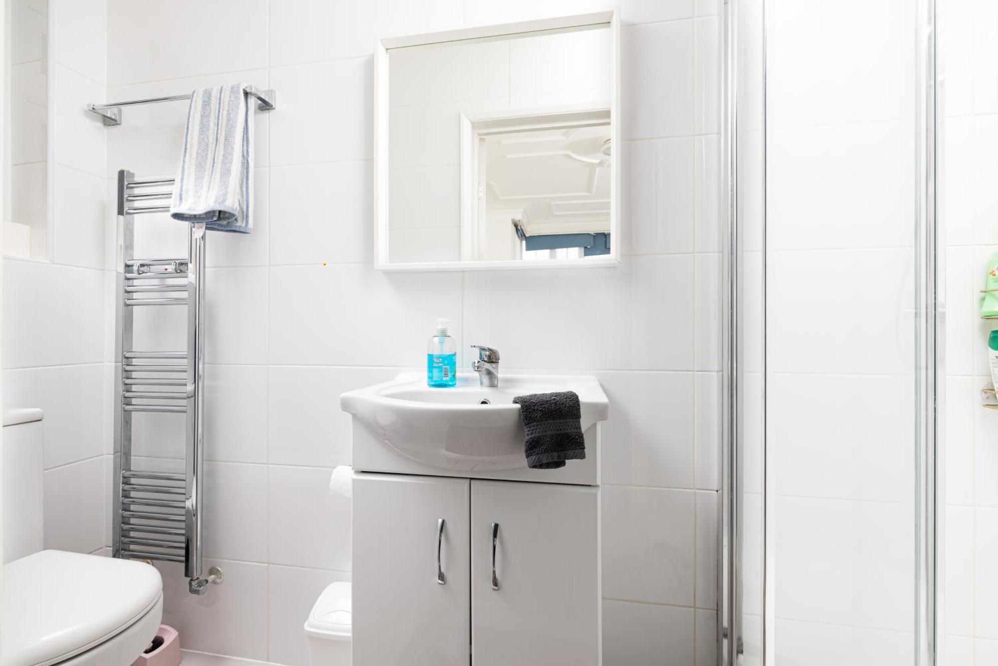 Bright Studio On Golders Green Road Londres Extérieur photo
